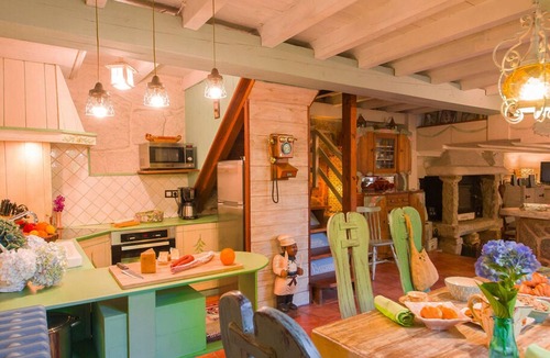 A Lama House | Villa in A Lama Near Rias Baixas Beaches