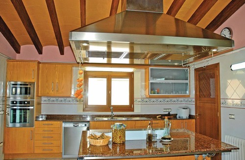 Puigpunyent Villa | VILLA ISLA-IDEAL FOR FAMILIES -FREE WIFI -BBQ-CHILDREN'S AREA- ECOLOGICAL HOUSE