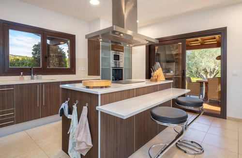 Calonge Villa | Villa 'La Masia' with Mountain View, Wi-Fi and Air Conditioning