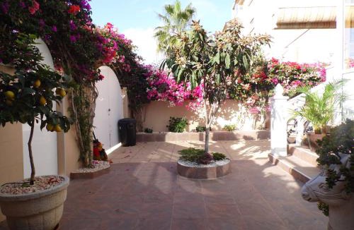 Playa Flamenca House | Villa La Zenia, Private pool, 10min walk to La Zenia Beach, for 6 people