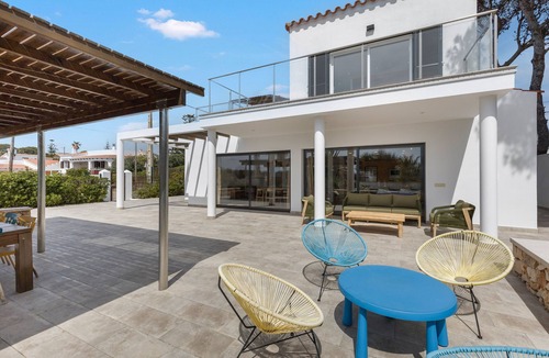 Punta Prima Villa | Villa 'Linda' with Sea View, Wi-Fi and Air Conditioning