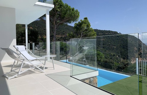 Canyet de Mar Villa | VILLA LUXE * 4 people GARDEN FLOOR