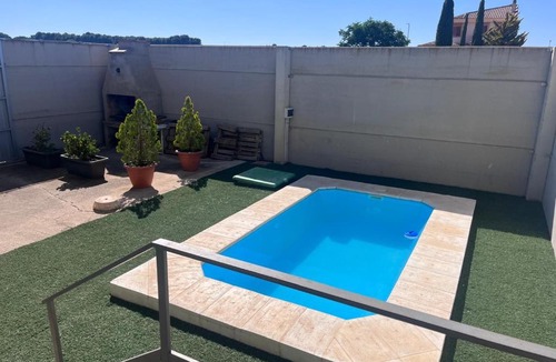 Madrigueras House | Villa Luz TERRAZA-SOLARIUM DE 100 m2, BARBACOA Y PISCINA