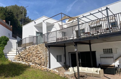 Olivella Ski Chalet | Villa Maioli, spectacular house with swimming pool and private garden near Sitges