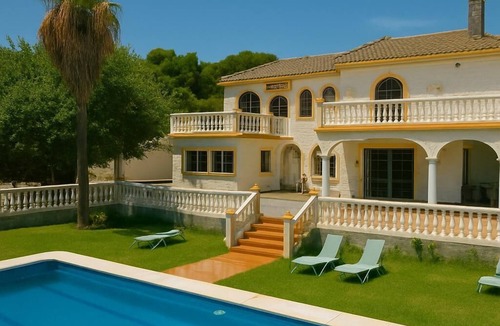 Churriana Villa | Villa MMH 5min to the beach