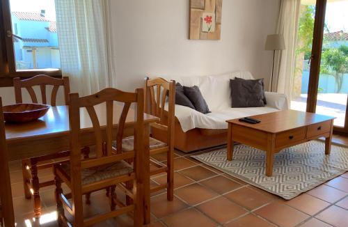 L'Escala House | Villa Montserrat 3, Terrace & Pool