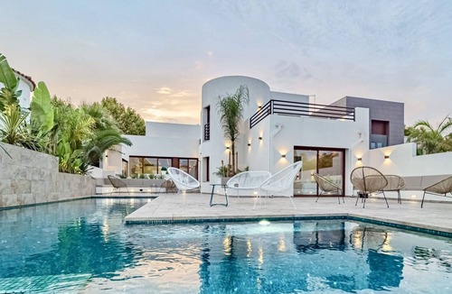 Empuriabrava Villa | Villa N°15 in the heart of the marina, close to Roses, Costa Brava
