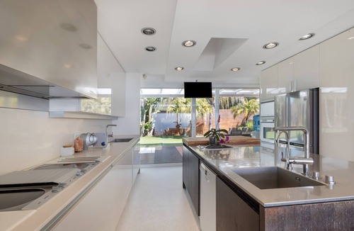 Quint Mar Villa | Villa 'Nirvana - Penthouse' with Sea Views, Wi-Fi and Air Conditioning