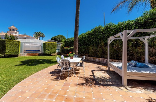 Guadalmar Villa | Villa 'Ohana 1 Luxury Villa' near Beach with Heated Pool, Terrace & Wi-Fi