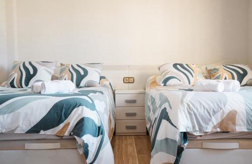 Cullar Vega Villa | Villa Oropéndola para familias, a pocos minutos de Granada, Piscina agua salada, Parking privado, Barbacoa, Chimenea, 14 pax