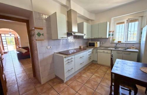 Los Arenales del Sol Villa | Villa Palmeras by DYGAV: Private Pool & Tennis