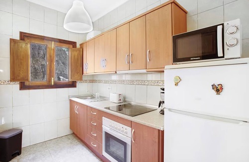 Galdar Villa | Villa Palomino - Sleeps 6 - Parking - Pet Friendly