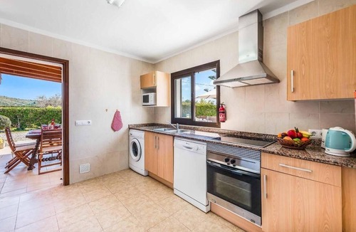 El Vila Villa | Villa 'Papalaya' with Mountain View, Wi-Fi and Air Conditioning