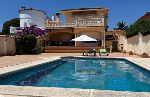 Empuriabrava Villa | villa paraiso