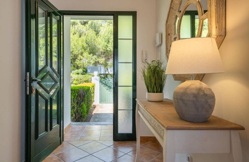 Coves Noves Villa | Villa Pepe by Villa Plus