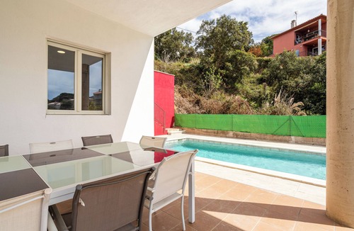 Vidreres Villa | Villa 'Pollancre' with Wi-Fi and Air Conditioning