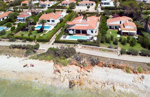 Sant Tomas House | Villa Ponti A5 - direkt am Meer by Interhome