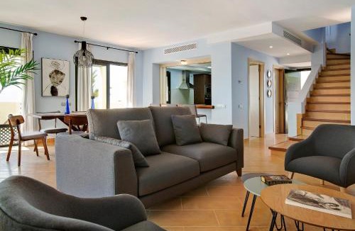 Playa de Santiago Villa | Villa Pueblo Don Thomas