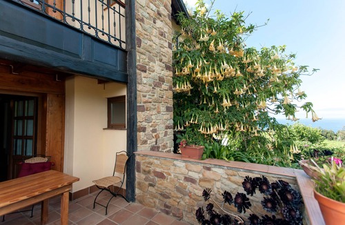 Lloreda Villa | Villa 'Quintes' with Sea View, Private Terrace and Wi-Fi