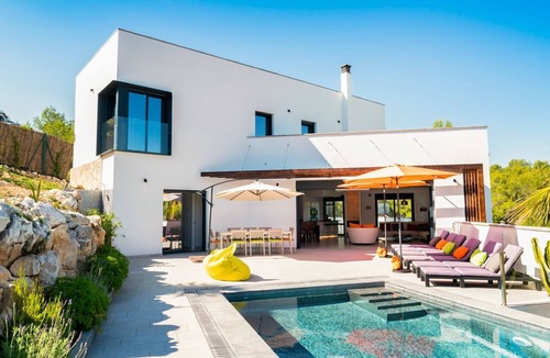 Vallpineda Villa | Villa Rueda - Four Bedroom Villa, Sleeps 9