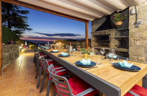 Rocafort Villa | Villa "Sleeps 10 Private Pool" with Mountain View, Private Pool & Wi-Fi