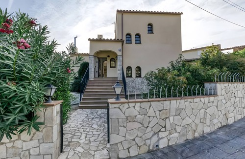 Calonge Villa | Villa 'Sunshine' with Mountain View, Private Pool and Wi-Fi