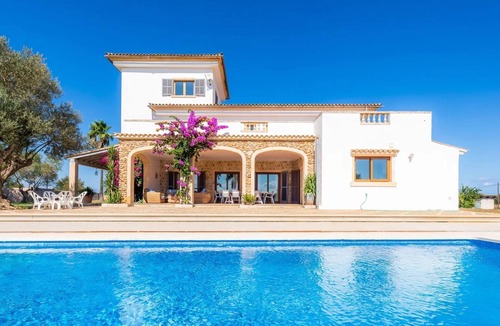 Santa Margalida Villa | Villa 'Turquesa' with Sea View, Wi-Fi and Air Conditioning