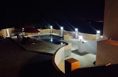 Montserrat House | Villa Vista