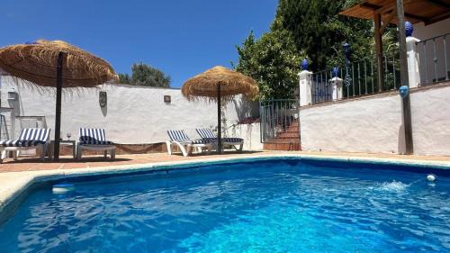 Los Romanes Ski Chalet | Villa vistas al lago with private pool