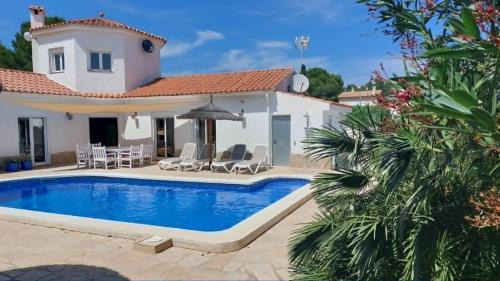 Calafat Villa | Villa voor 8 personen met zwembad