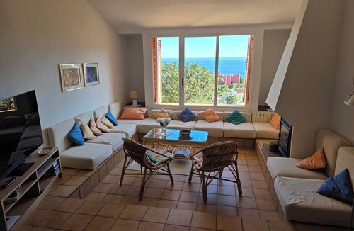Calpe Villa | Villa with ocean views, a large garden, and a panoramic view of Bofill—the beach and Old Town are within walking distance