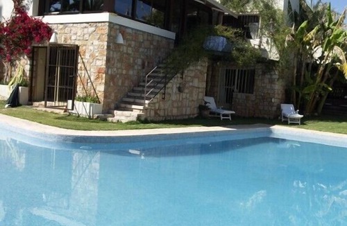 Puerta de Hierro Villa | Villa with pool and private garden and barbecue. Elegant atmosphere
