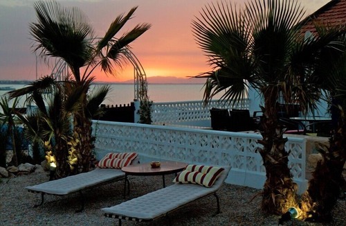 Diputacion de Rincon de San Gines Cottage | Villa with pool, terrace and private garden on the beach