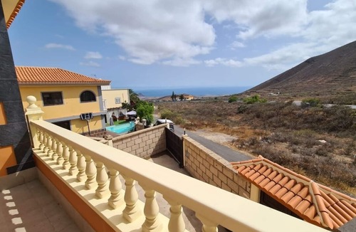 Granadilla de Abona Ski Chalet | Villa with private pool, hydromassage, fireplace and private barbecue