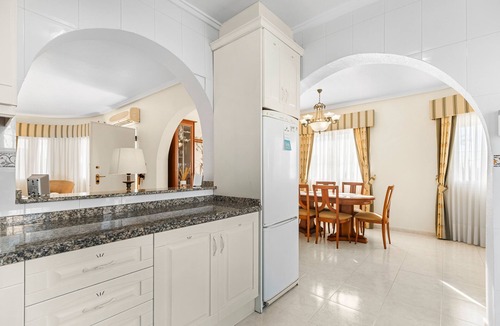 Quesada Villa | Villa with Private Pool, Garden, Air Conditioning & Wi-Fi
