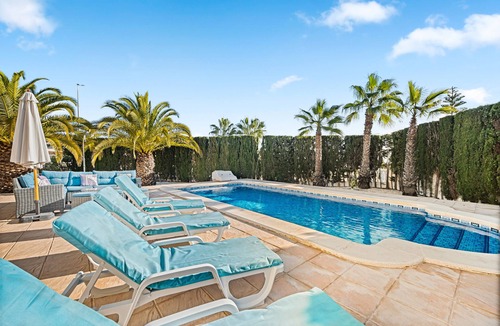 Quesada Villa | Villa with Private Pool, Garden, Air Conditioning & Wi-Fi