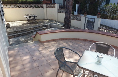 L'Escala Villa | Villa with private swimming pool, free wifi, between sea and forest.