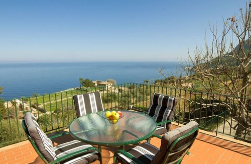 Banyalbufar Villa | Villa with Wi-Fi and stunning sea views.