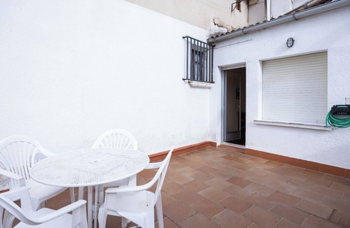 Viguera House | Village house with picnic area and fireplace.