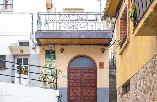 Viguera House | Village house with picnic area and fireplace.