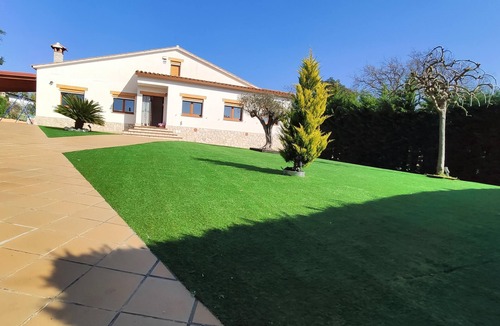 Can Carbonell Ski Chalet | VILLAS COSETTE VILLA MARTINA with swimming pool,