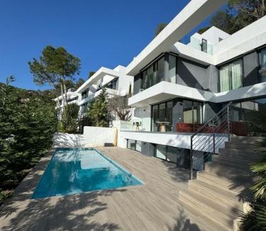 Pinares de San Anton Villa | Villas San Anton with Pool