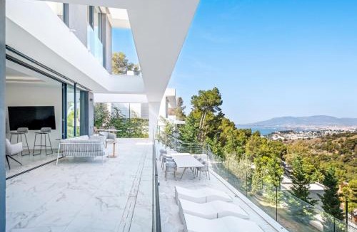 Pinares de San Anton Villa | Villas San Anton with Pool