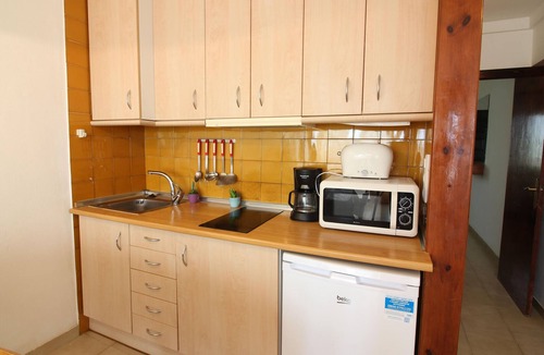 Empuriabrava Apartment | VISTA BAHIA 23 - Apartamento en primera línea de mar a pocos metros del centro de Empuriabrava con aparcamiento.