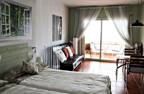 Solana del Matorral Apartment | Vv. casafaromar 10 teleworking front the beach, Wi-Fi Air /C.