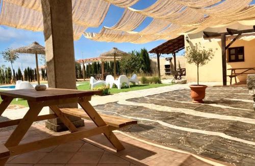 Villanueva del Duque House | Welcoming House in Alcaracejos with Shared Pool