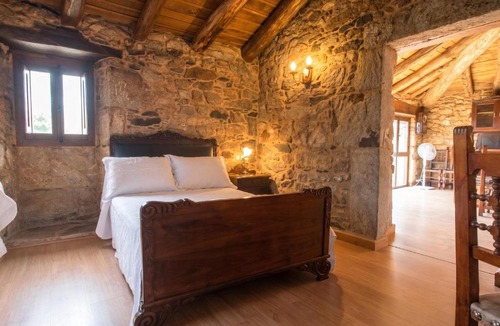 Paradela House | Welcoming House in Paradela with BBQ included