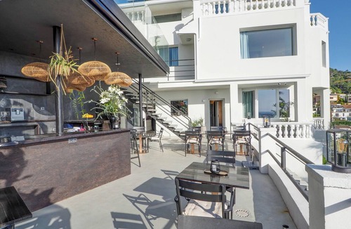 Sitges Apartment | Wengé Suite by Hello Homes Sitges