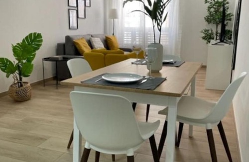 Godella Apartment | White Lily