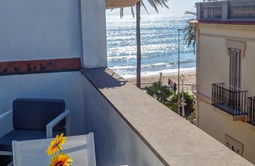Sitges Town Center Apartment | White Penthouse by Hello Homes Sitges
